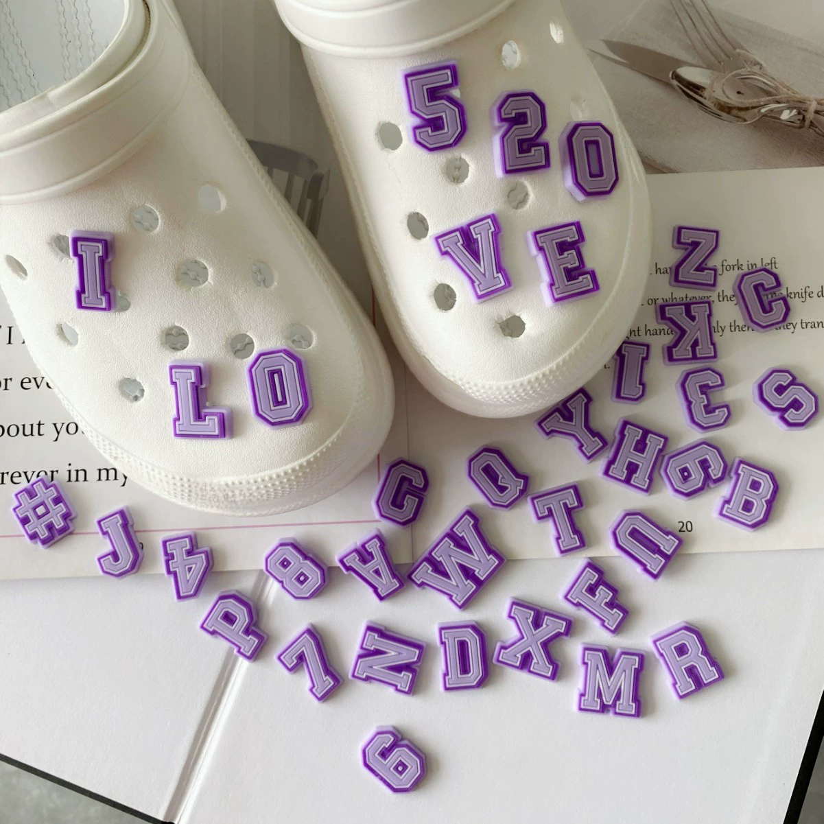 New Purple Alphabet Letter Pin - Croc Style Clog 리뷰 및 가격