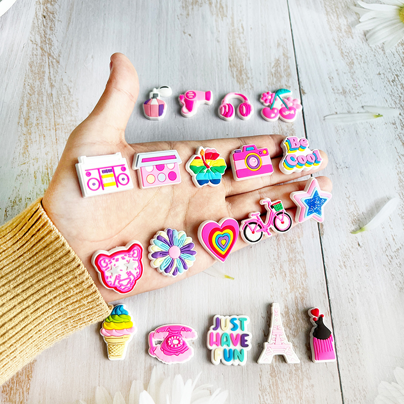 Cute Pink Bow Bicycle Rainbow  - Croc Style Clog 리뷰 및 가격