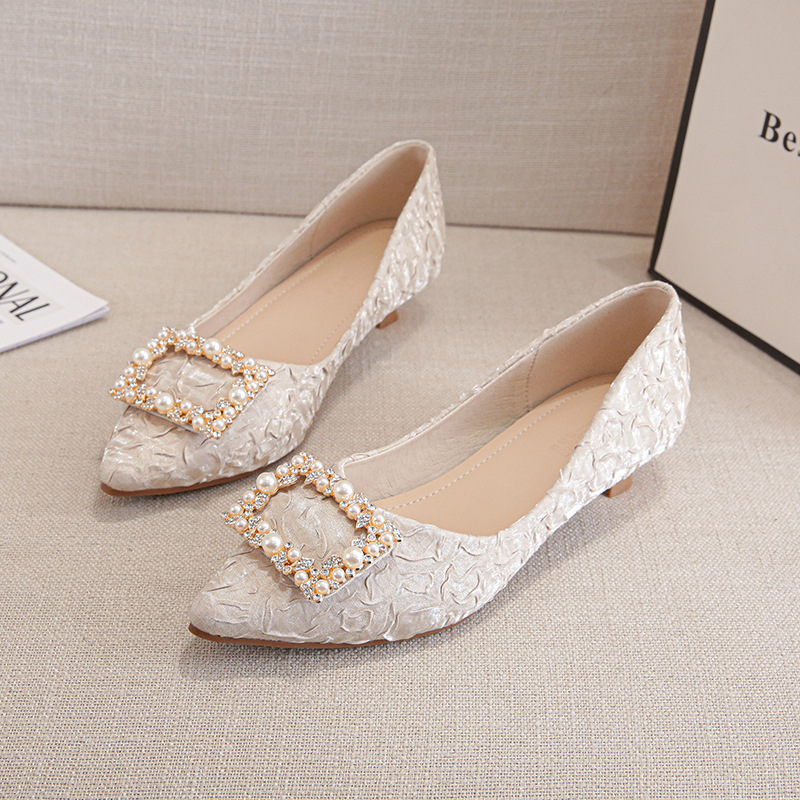 Ivory Textured Satin Pointed T - Ankle Strap Heels 리뷰 및 가격